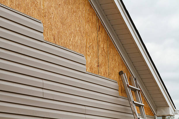 Professional Siding Replacement technician working in Stratton, OH